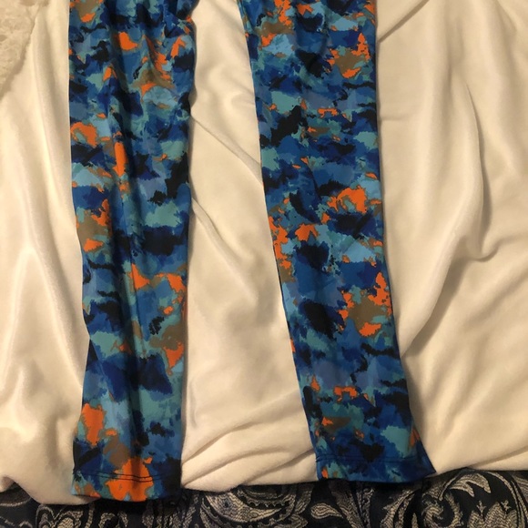 Fun colorful aerobic leggings. Size large - Picture 3 of 6
